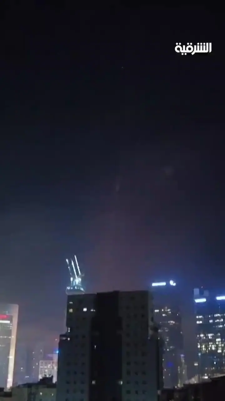 تصویری جدید از اولین شب حمله موشکی ایران به تلآویو