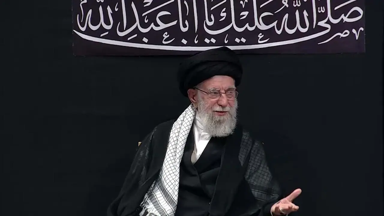 حضور رهبر انقلاب در مراسم عاشورای حسینی ۱۴ تیرماه ۱۴۰۴