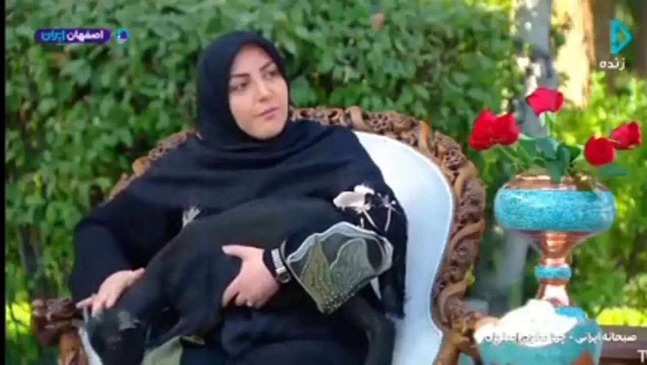 ذوق زدگی المیرا شریفی‌مقدم از بغل کردن بز شبیه‌سازی شده