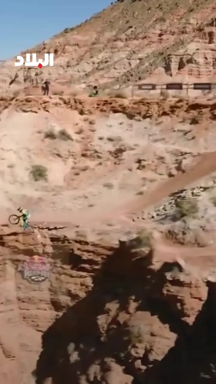 ببینید؛ سقوط دلخراش دوچرخه‌سوار کوهستان