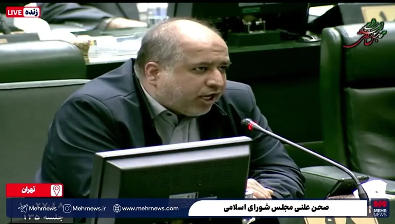 حمله خضریان به وزیر کار دولت پزشکیان/ آقایان به گونه‌ای بخورید که حداقل خفه نشوید