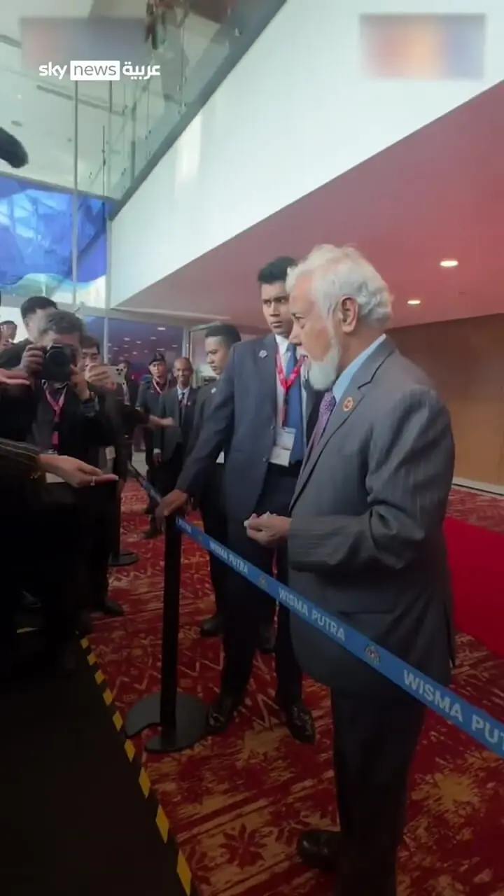 جیب‌های این نخست‌وزیر همیشه پر از شکلات است!