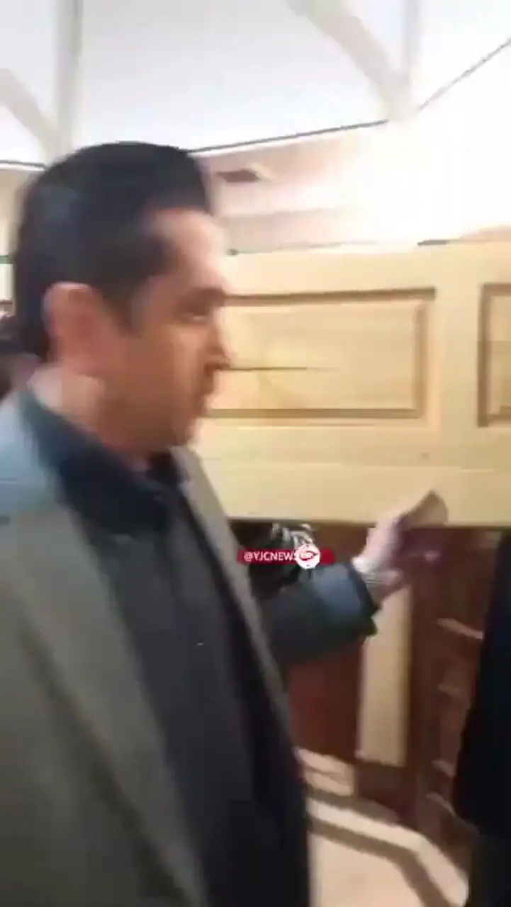 گریه کاظم صدیقی در مراسم تشییع پسرش