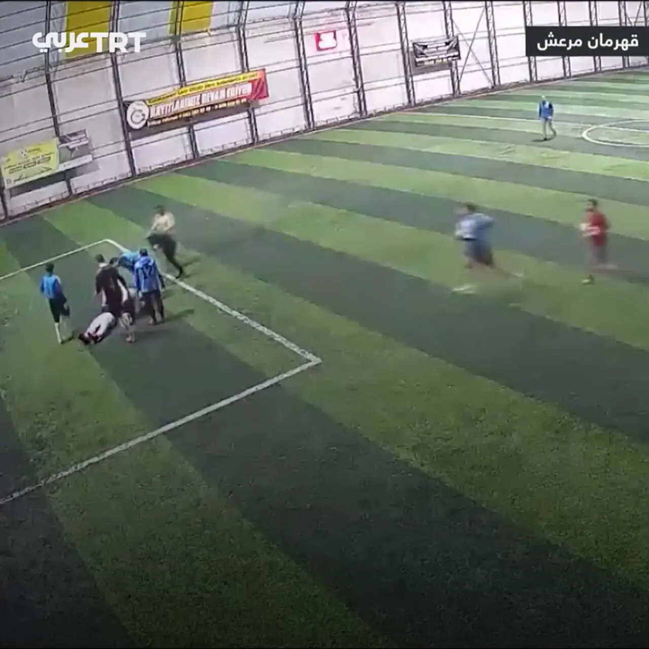 لحظه سکته قلبی و مرگ یک فوتبالیست آماتور در زمین