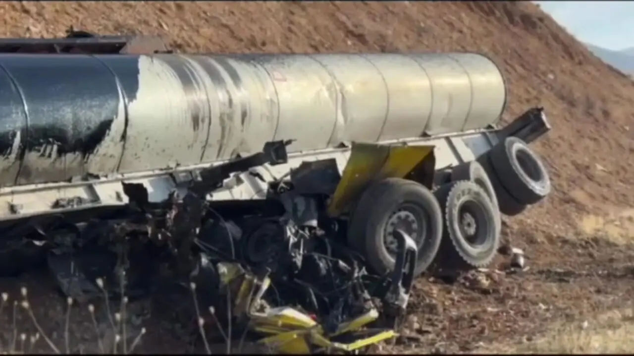 برخورد ۲ تریلی با یک پراید در ارومیه با ۴ فوتی