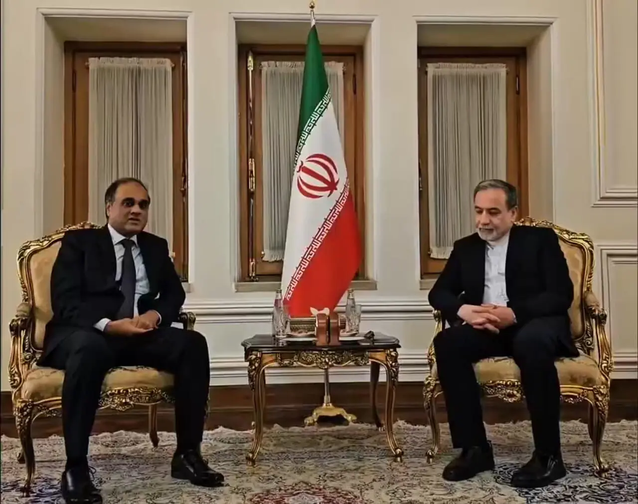 رونوشت استوارنامه سفیر جدید پاکستان به عراقچی تقدیم شد