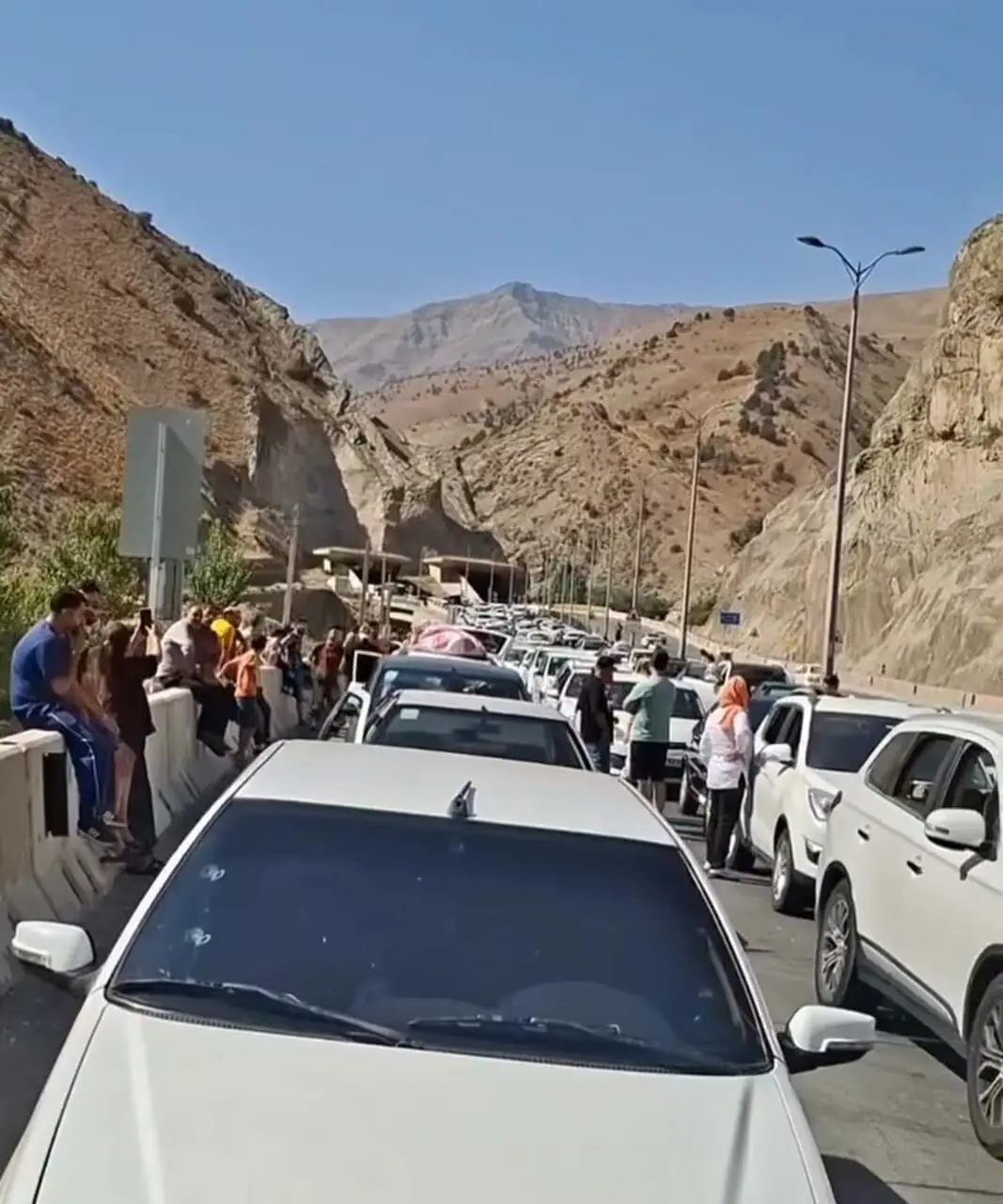 تصاویری از ترافیک سنگین جاده چالوس در روزهای پایانی تابستان