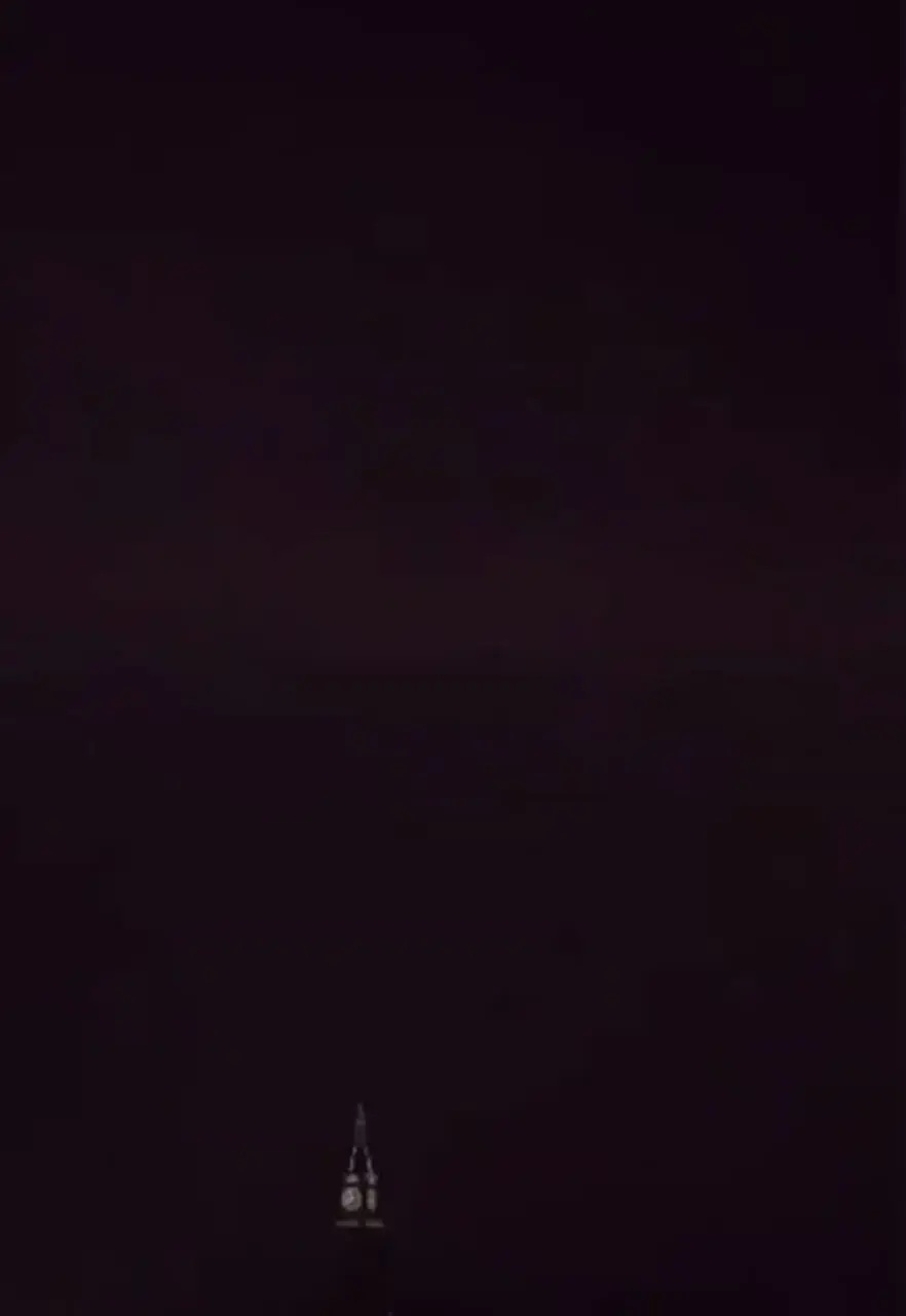 ویدئو؛ لحظه اصابت صاعقه بر فراز برج ساعت مکه