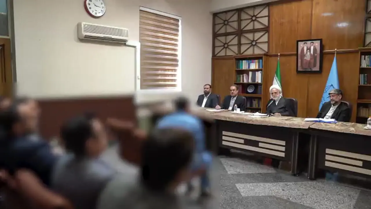 اژه ای در جلسه محاکمه چند متهم تراستی: منت سر کسی نگذارید!